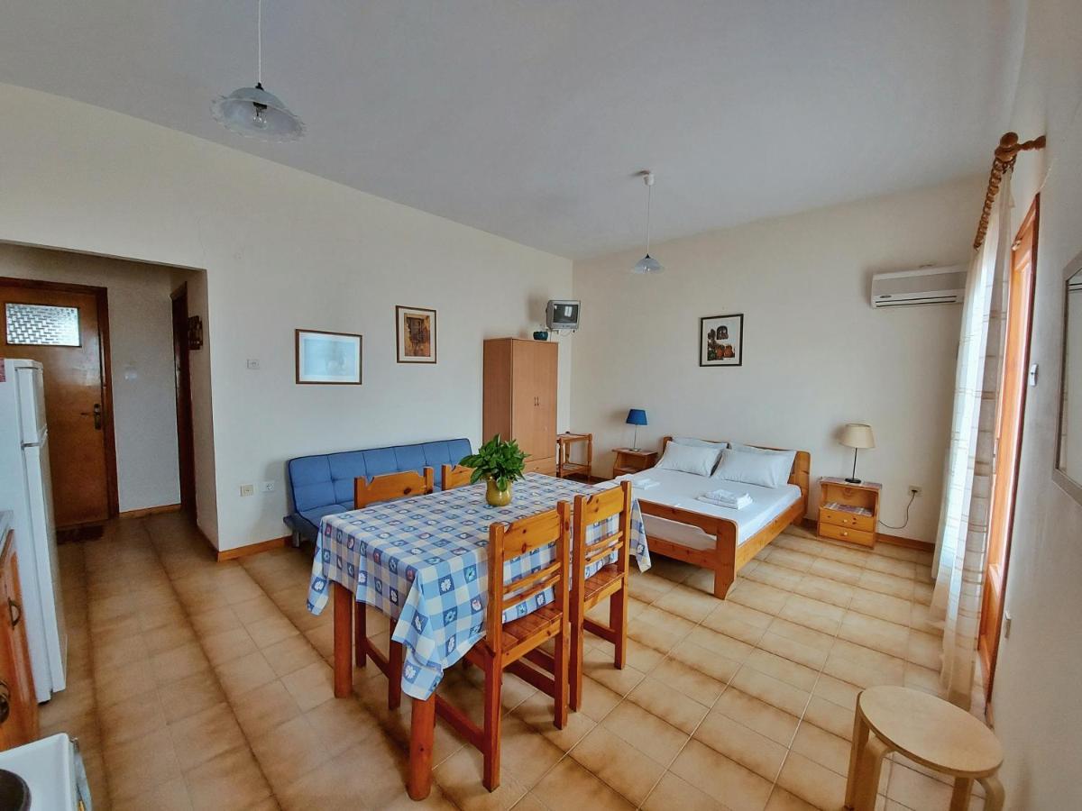Seaview- 2 Space - Selfcatering Apartment - Helen No 3 Xiropigado Extérieur photo