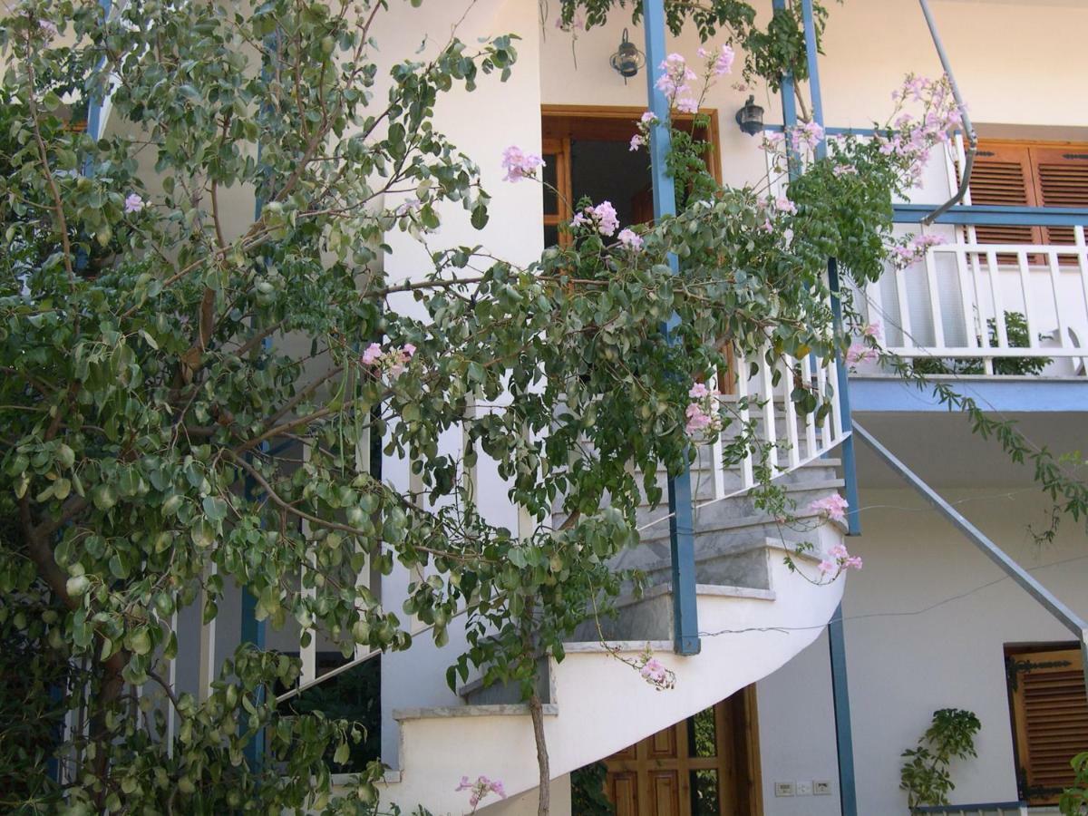 Seaview- 2 Space - Selfcatering Apartment - Helen No 3 Xiropigado Extérieur photo